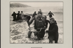 "Wahine" survivors coming ashore at Seatoun, April 1968.